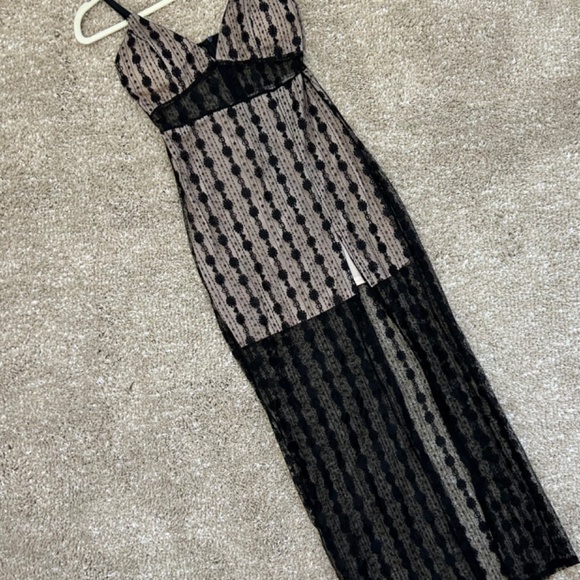 Lace Dress - Picture 3 of 5